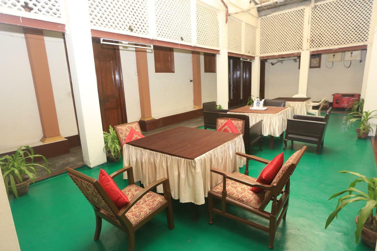 Ymca Seacom Inn Calcutta Buitenkant foto